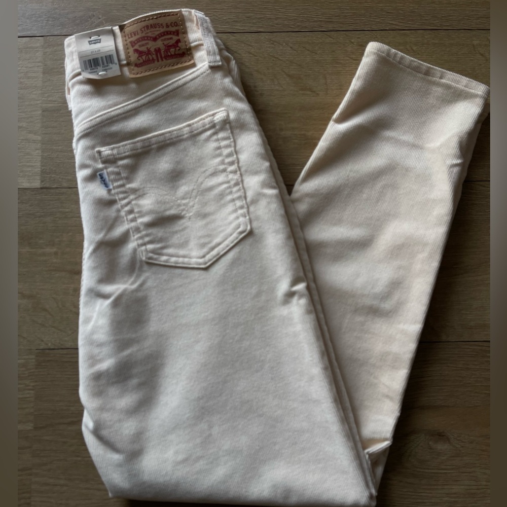 NWT WOMENS LEVI CORDUROY PANTS  High Waisted Mom Jeans Cream Ivory